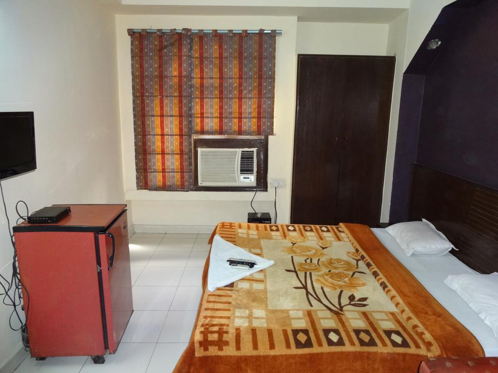 Hotel Elegant International New Delhi Ngoại thất bức ảnh