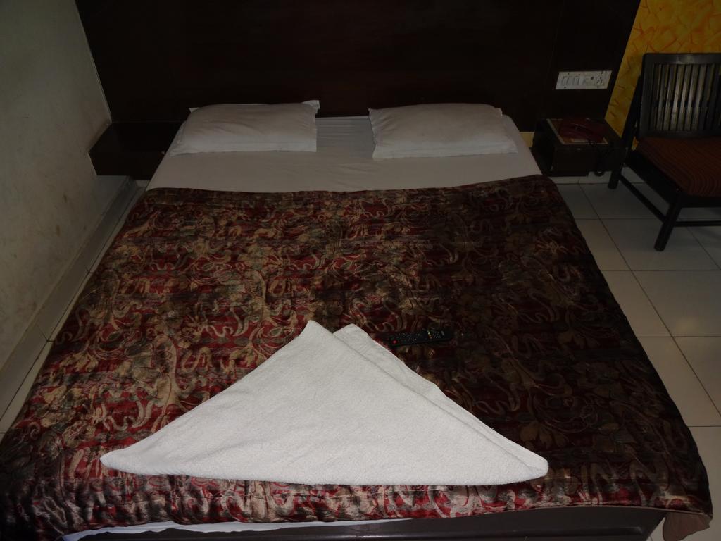 Hotel Elegant International New Delhi Ngoại thất bức ảnh