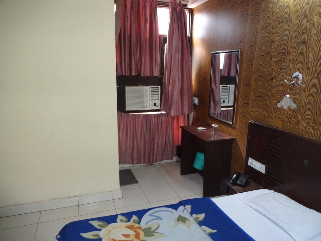 Hotel Elegant International New Delhi Ngoại thất bức ảnh