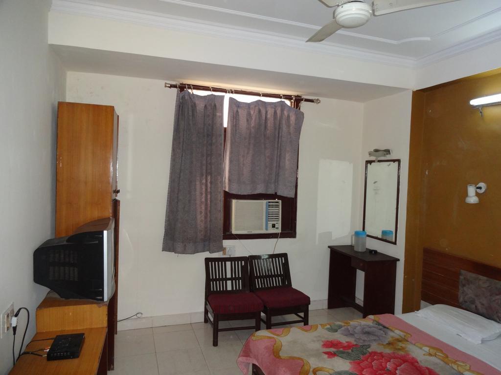 Hotel Elegant International New Delhi Ngoại thất bức ảnh