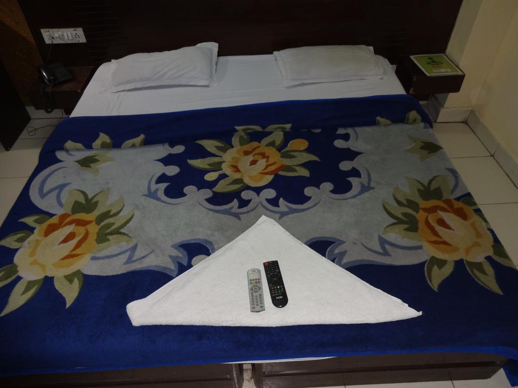 Hotel Elegant International New Delhi Ngoại thất bức ảnh